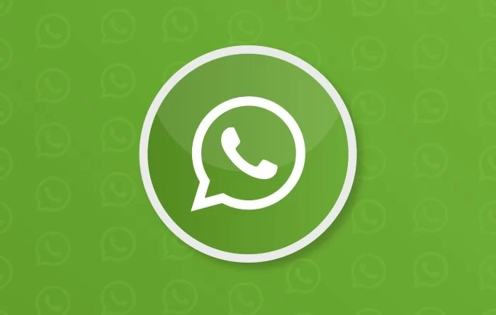 Cómo reenviar un WhatsApp sin que aparezca «Reenviado»